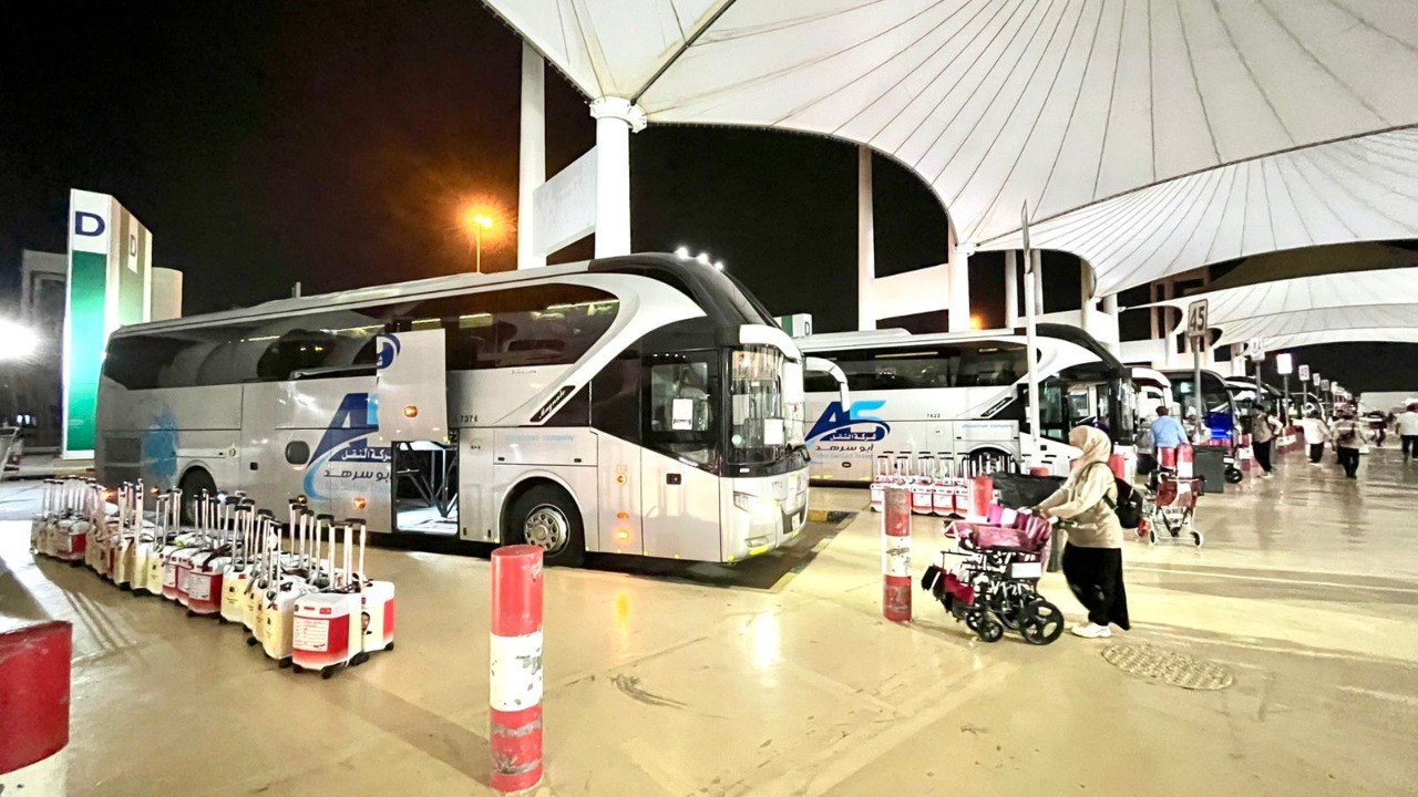 Jemaah Haji SOC 15 Mulai Pulang, Petugas Haji Pastikan Layanan Berjalan Lancar di Bandara Jeddah