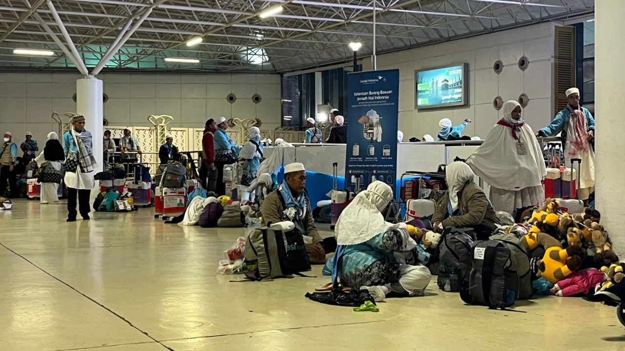 Oleh-Oleh Berlebih Jadi Kendala Kepulangan, Jemaah Haji UPG 12 Dihimbau Patuhi Aturan Bagasi Garuda Indonesia